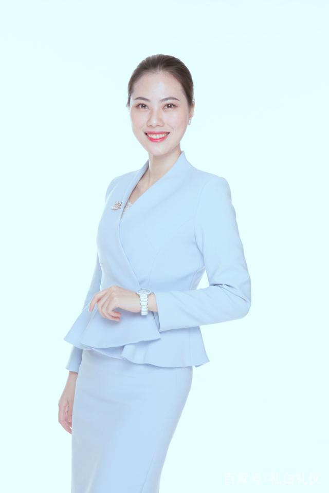 礼仪培训专家白福梅 以优雅铸就职场魅力